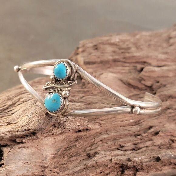 Vintage Sterling Navajo Two Turquoise Leaf Cuff - Picture 5 of 10